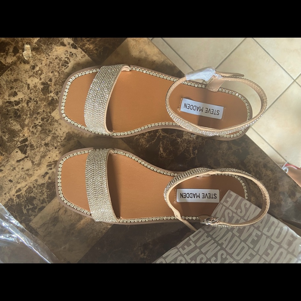 Beautiful Steve Madden rhinestones sandals size 6,